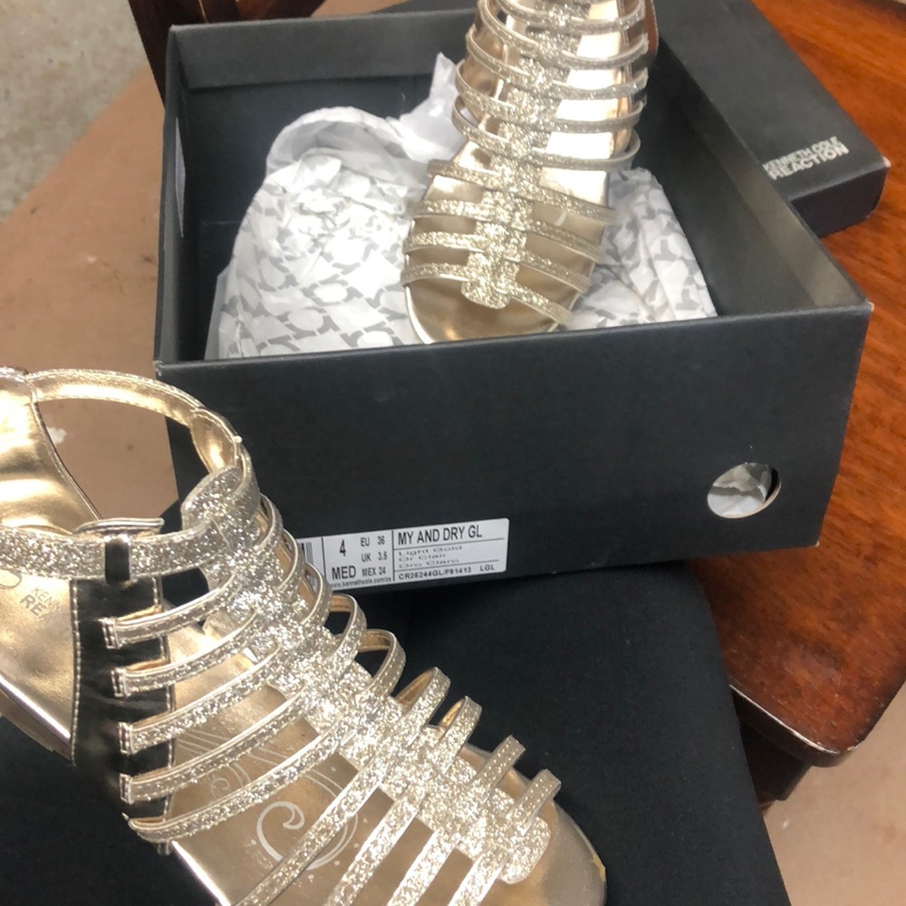 Kenneth Cole light gold sandals